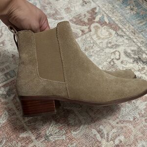 Steve Madden Tan Suede Ankle Boots